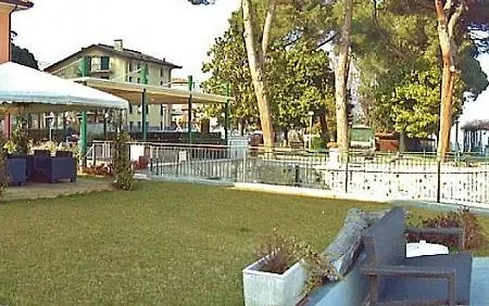 Apartment Sleeps 3 Pool Wifi *